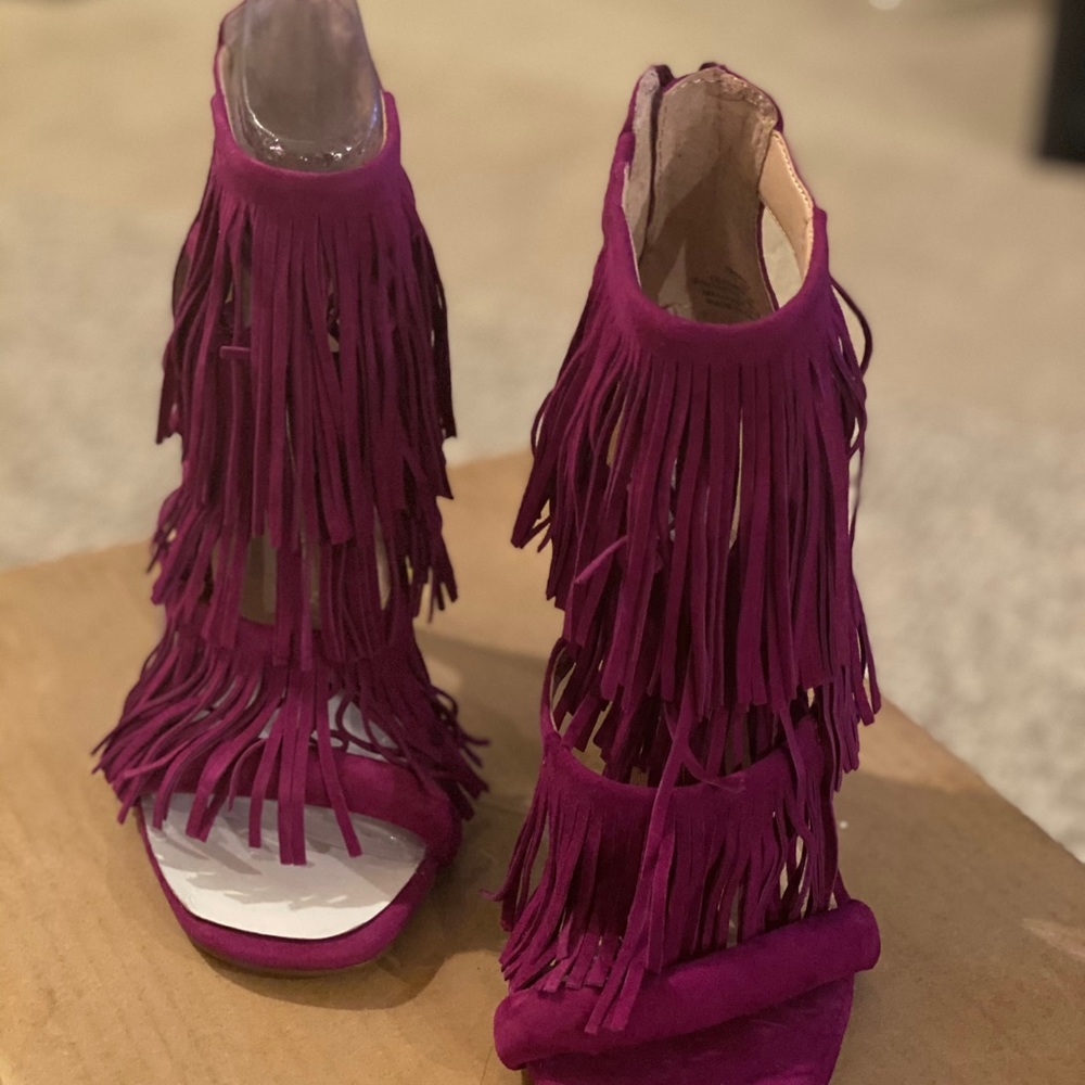 Beautiful Fringe Heels - Picture 5 of 5